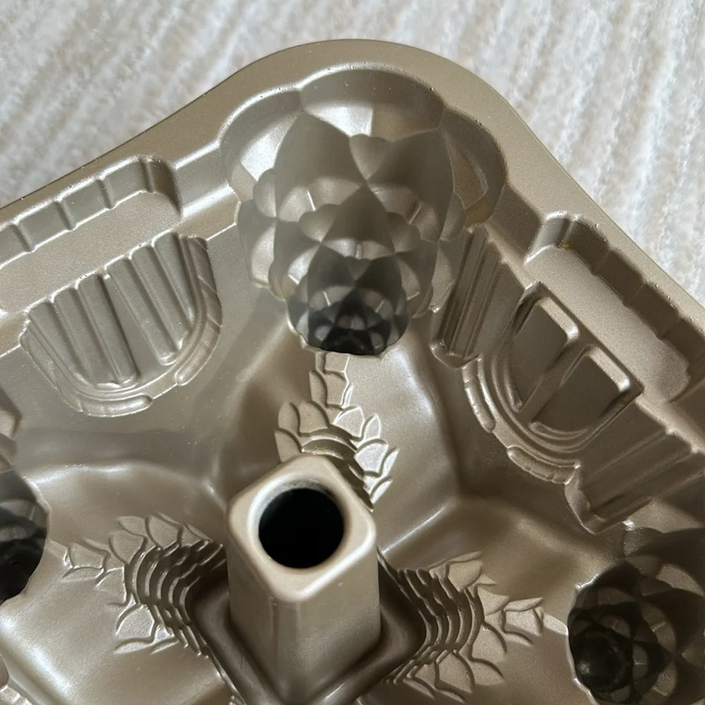 Williams Sonoma Nordic Ware HANSEL & GRETEL Bundt Pan Cake Mold 10 Cup